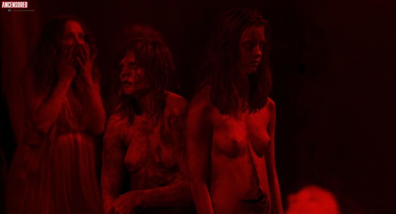 Дакота Джонсон Суспирия голая