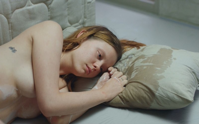 Миа гот голая нимфоманка