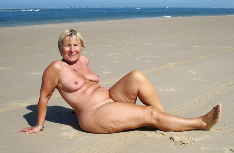Бабушки в купальниках xxx