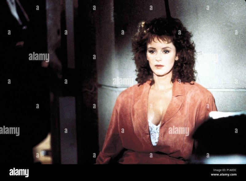 Бонни Беделиа крепкий орешек бюст