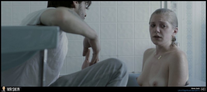 Голые из фильма голубой Гром