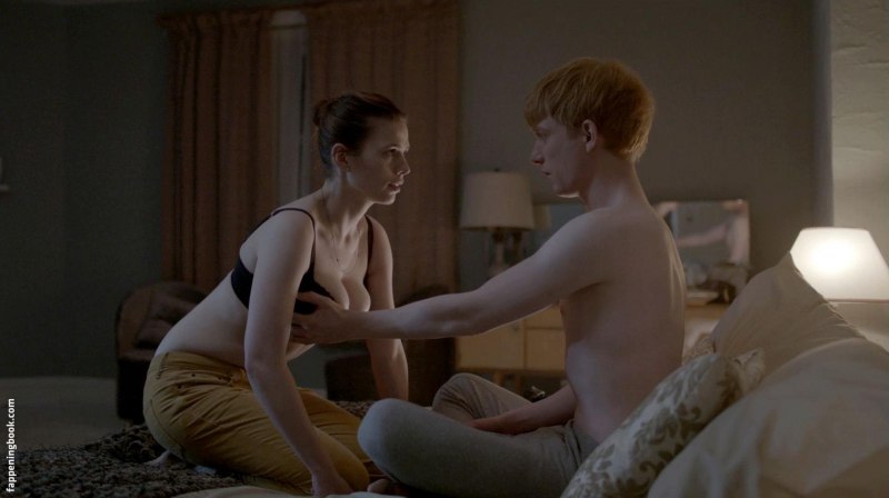 Хейли Этвелл черное зеркало