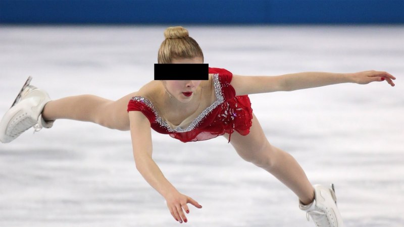 Фигуристка Мария Сотскова в купальнике