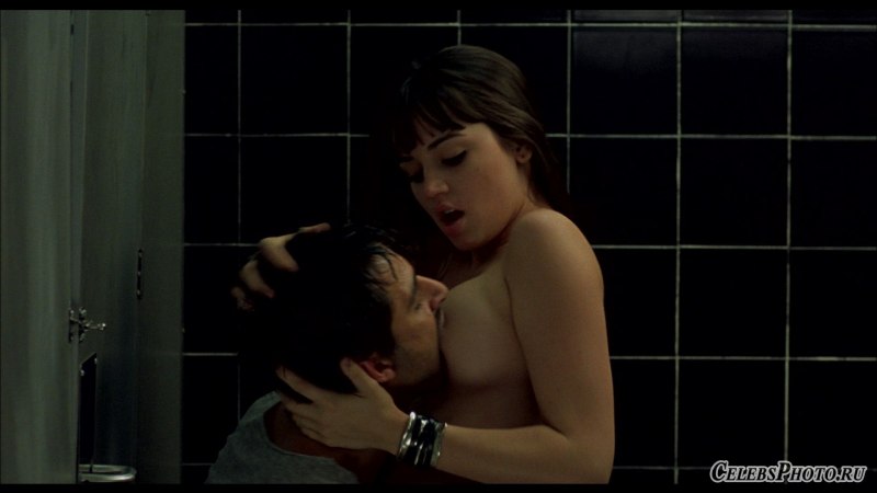 Анна де Армас постельные