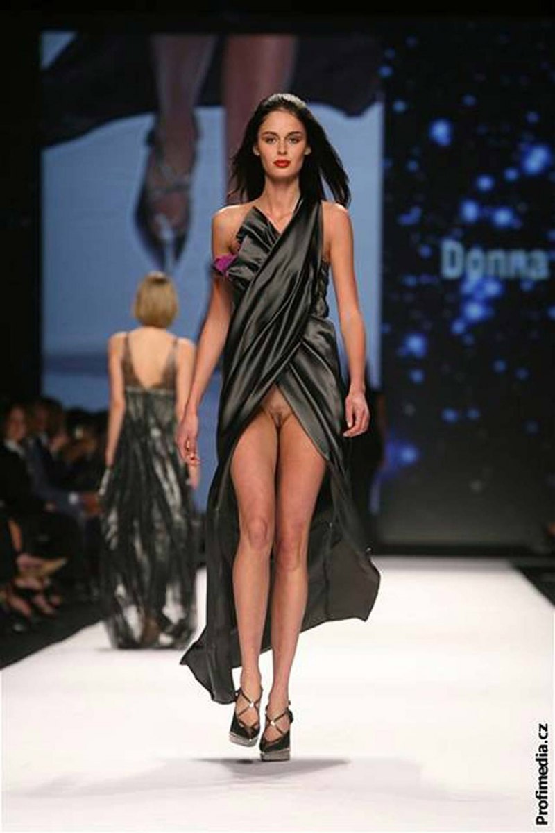 Charlie le Mindu показ 2019 модели