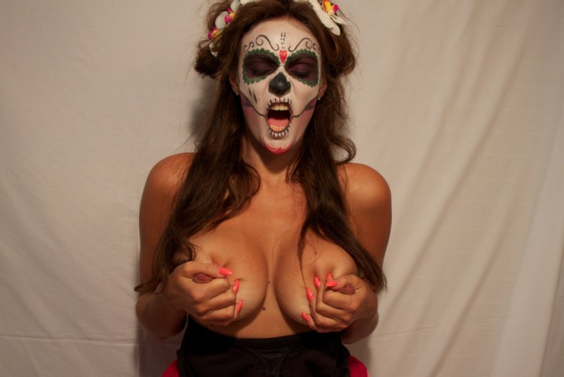 Алёна Водонаева обнаження