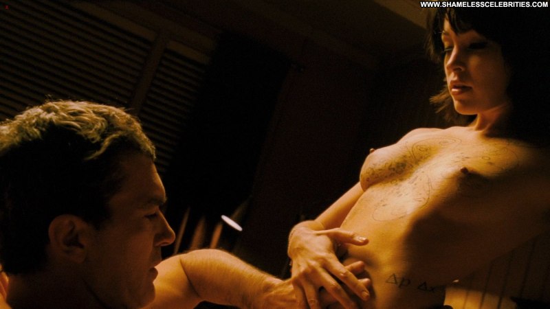 Джилл голая Сиенна Гиллори