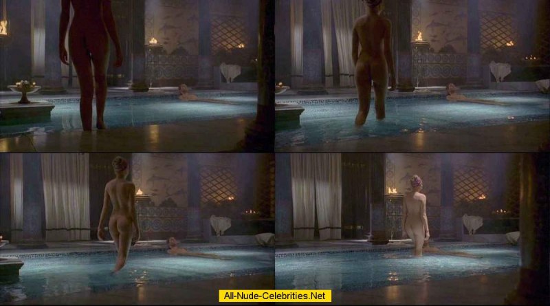 Сиенна Гиллори голая в фильме