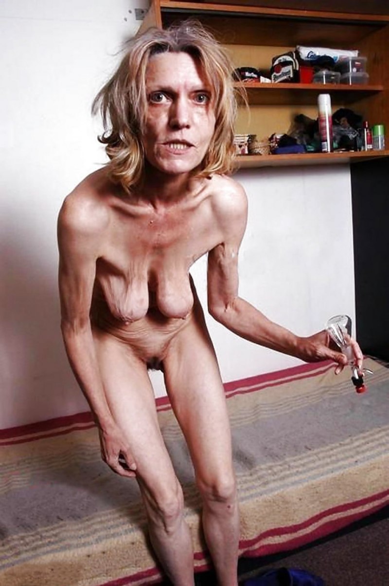 Уродливые худые голые женщины