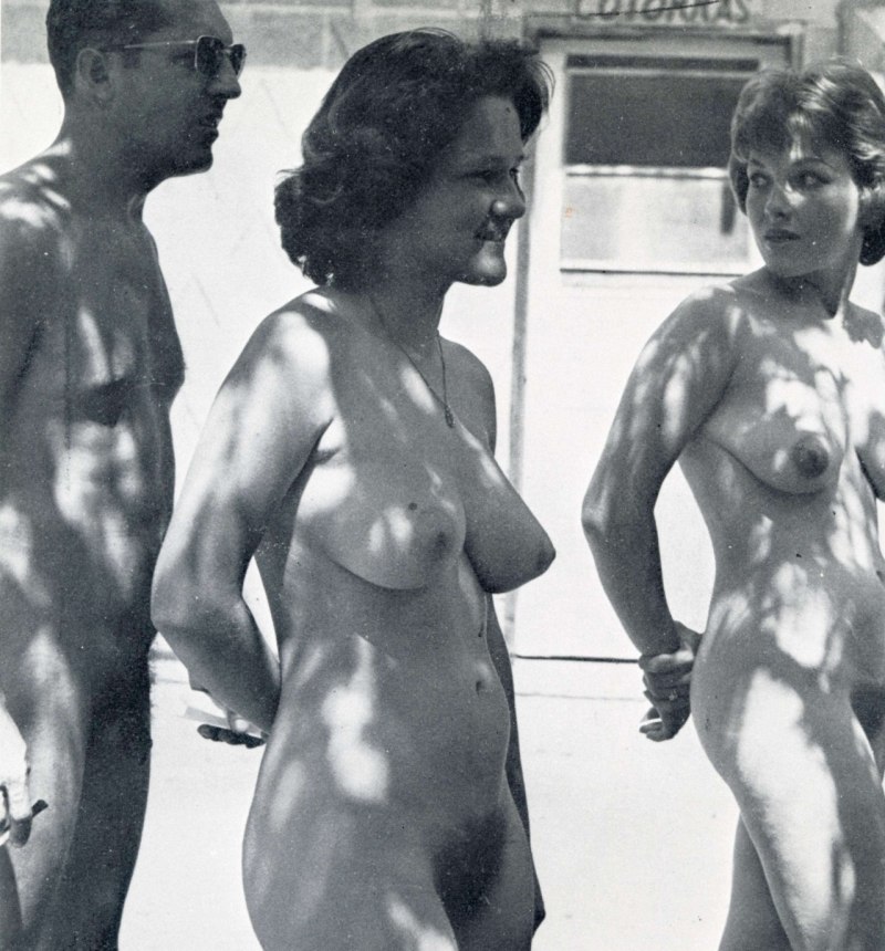 Семейный ретро нудизм в душе