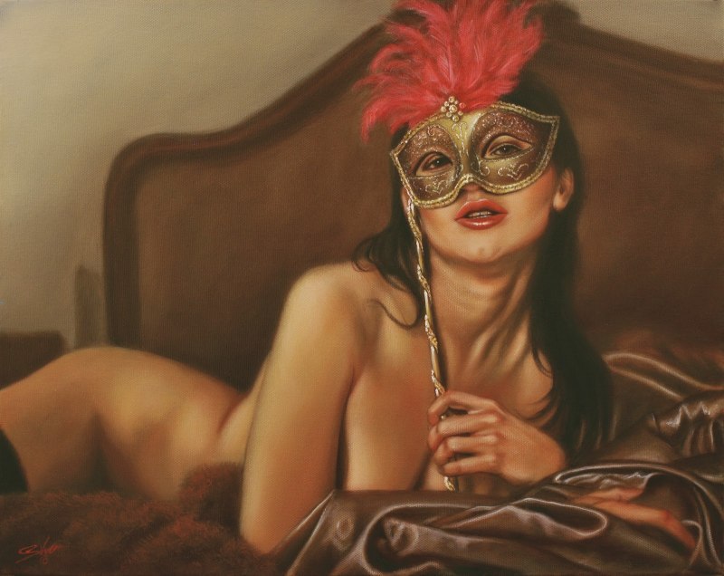 Эротичная девушка в маске