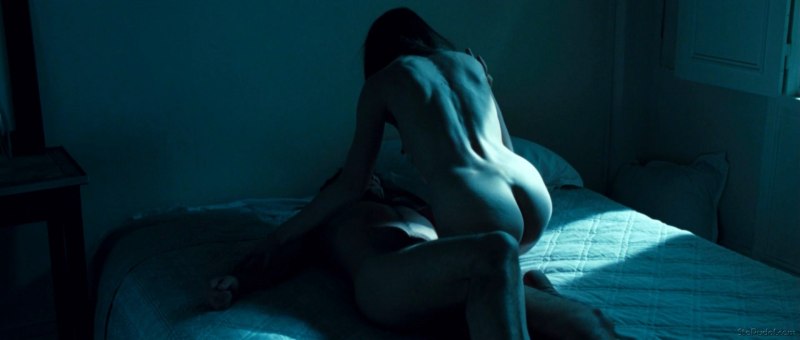 Шарлотта Генсбур голая гиф