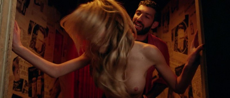 Элизабет Хенстридж голая