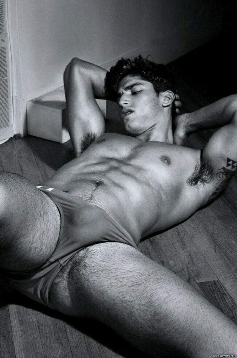 Фотосессия голых мужчин