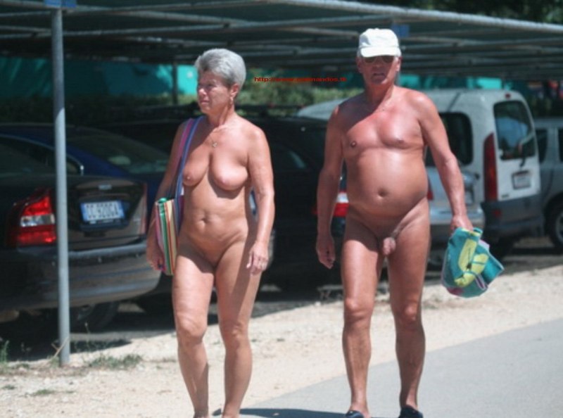 Старики и голые девки пляж