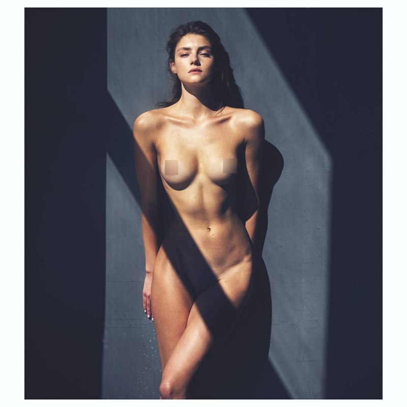 Vika Levina модель горячая ню