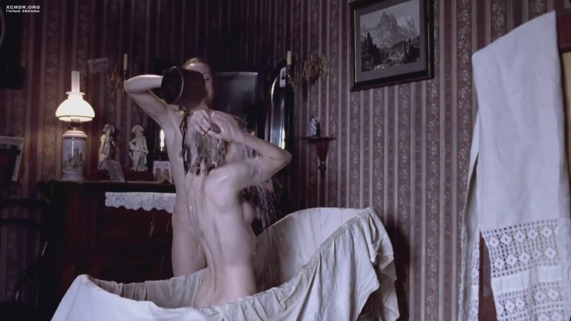 Катарина Радивоевич в фильме Морфий