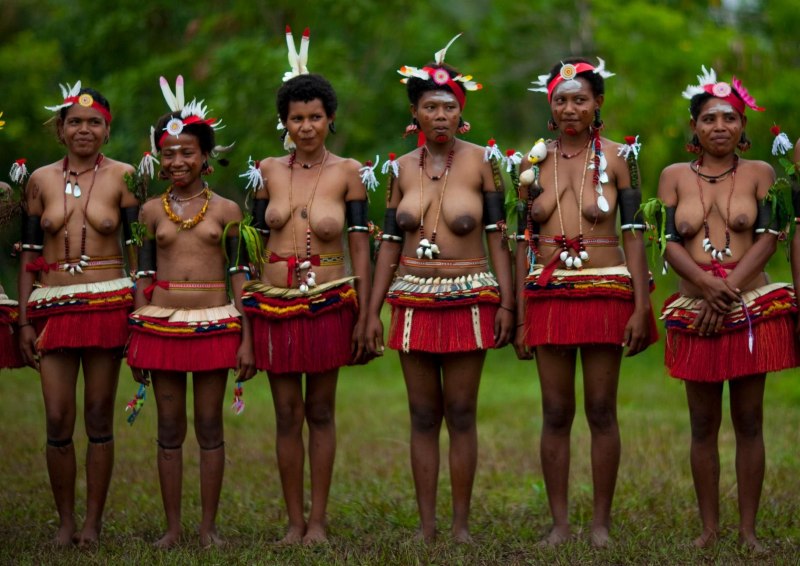 Африканские народы голые