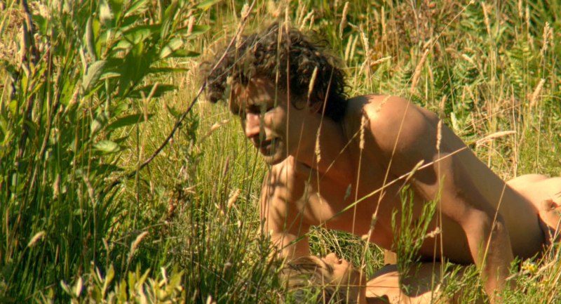 Тронутые (2014) Зои Кравиц голая