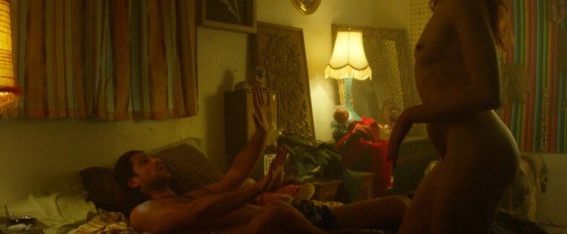 Николь Лалиберте голая