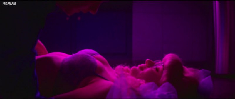 Александра Даддарио сиськи