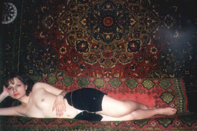 Ебля на фоне ковра с косичками