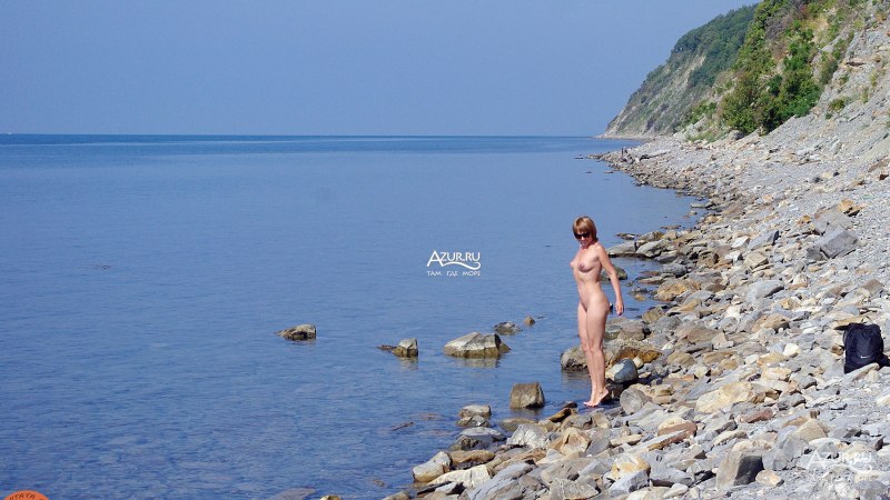 Голые на пляже Любительское