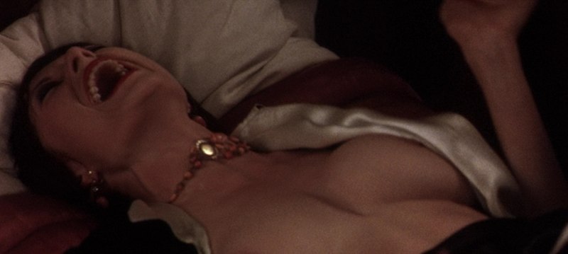 Эротические сцены Кэтрин МАККОРМАК