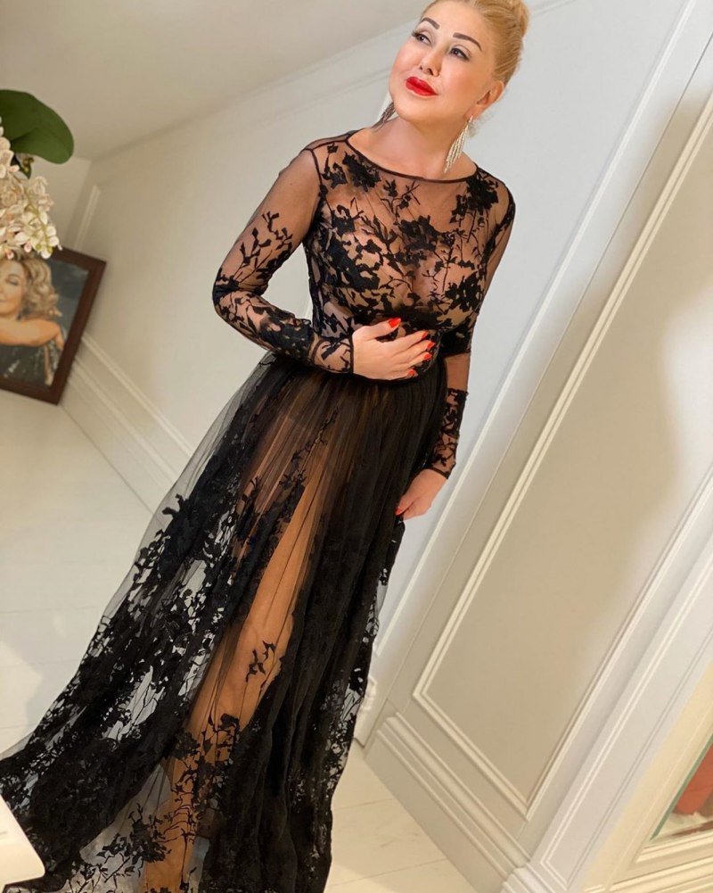 Любовь Успенская декольте