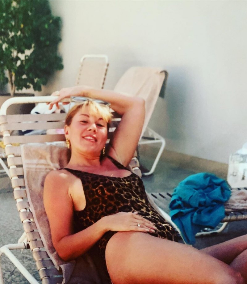 Любовь Успенская 2021 в сапогах