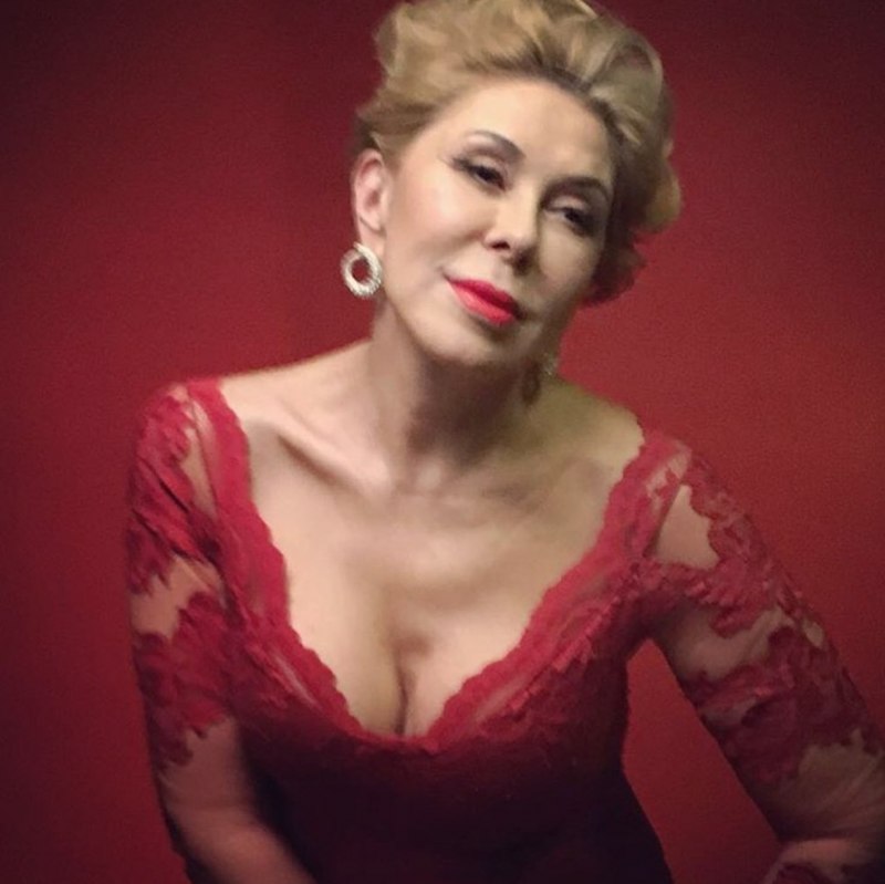 Любовь Успенская в молодости в купальнике