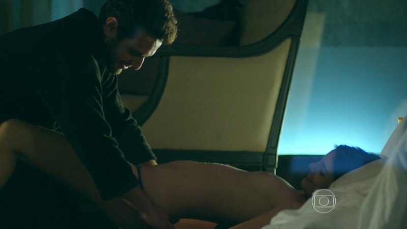 Камила Кейрос голые фото