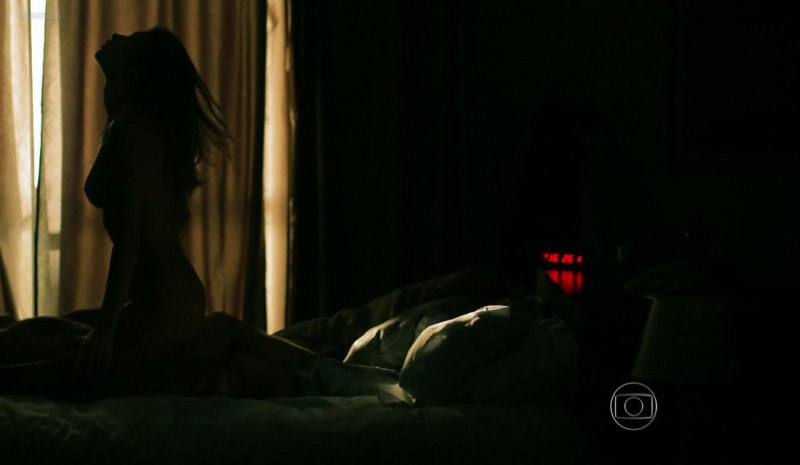 Алессандра Амбросио постельные сцены