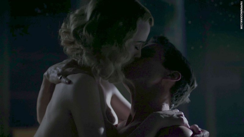 Доминик МАКЭЛЛИГОТ голая