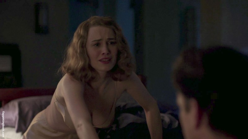 Сара Рю топлес