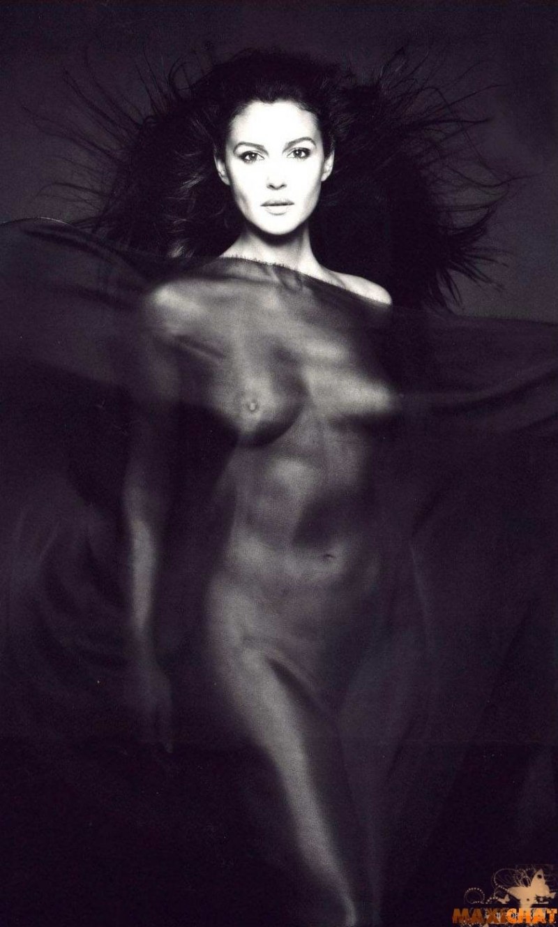 Моника Беллуччи Моника голая