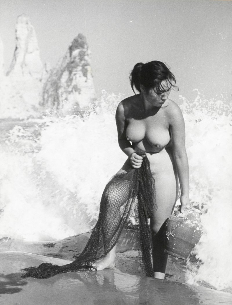 Японские девушки Ловцы жемчуга фотограф Ивасе Ёсиюки