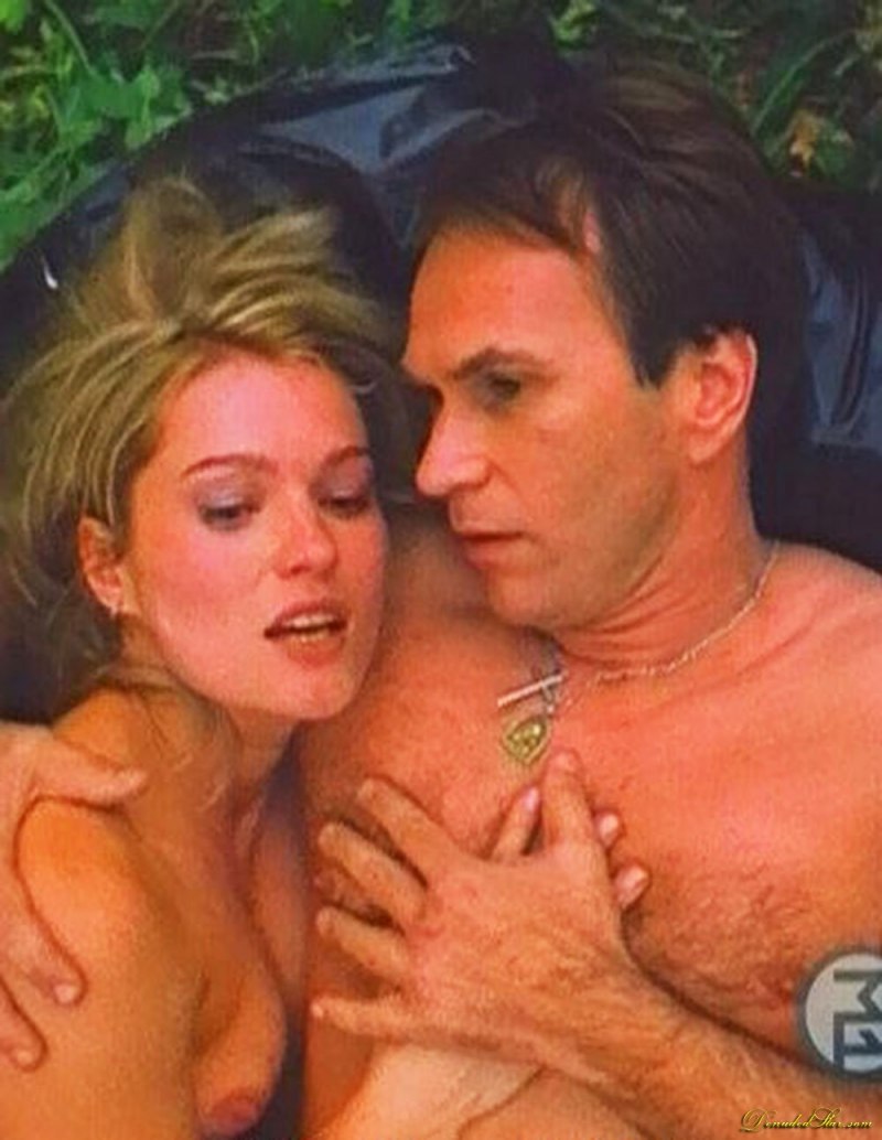 Виктория Толстоганова обнаженка