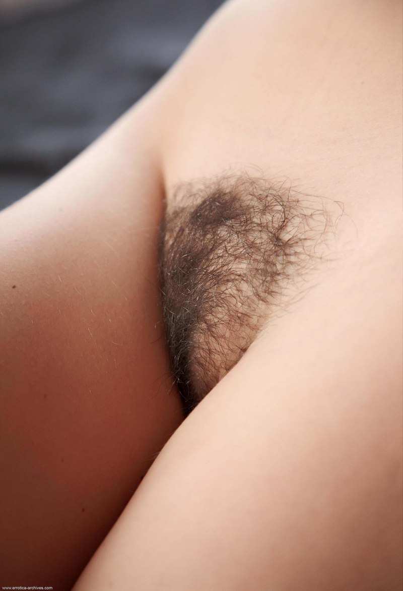 Первый Пушок на писечке