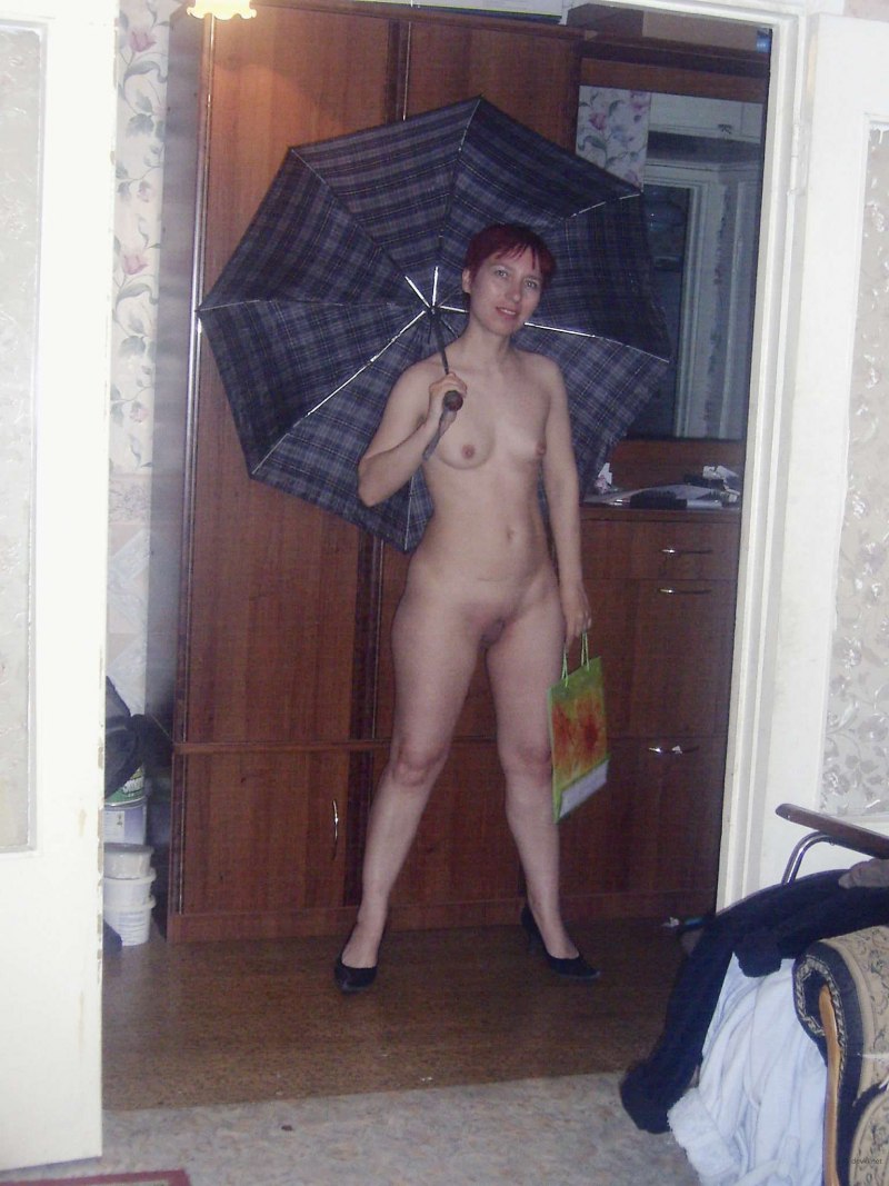Голая по квартире частное