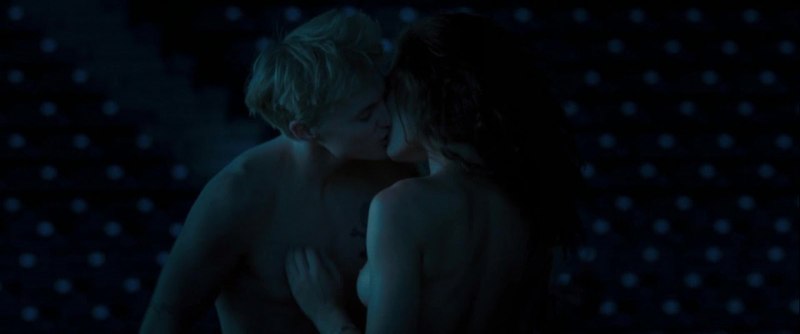 Оливия Уайлд голая задница