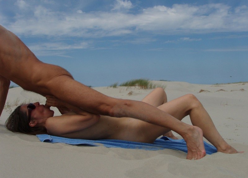 Эрекция на нудиском пляже