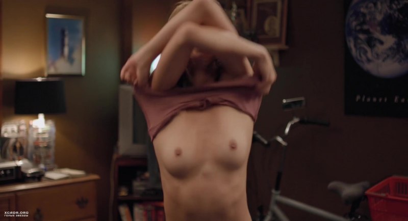 Джессика МАКНЭМИ сиськи