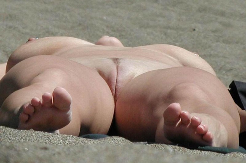 Voyeurism on the Beach онанист bbw