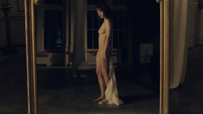 Аманда Сейфрид голая в фильме