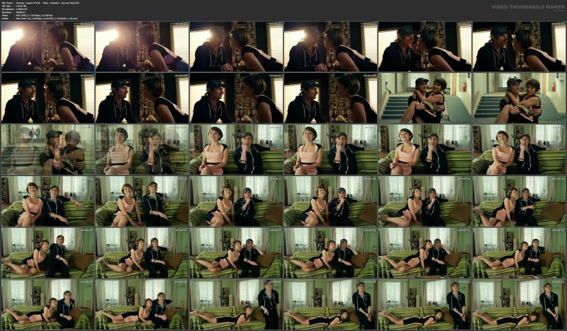 Маленькая голенькая в душе