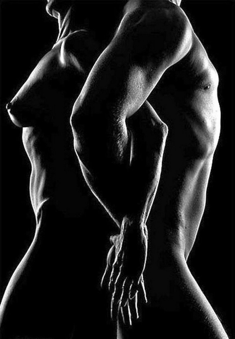 Красивое черно белое ню