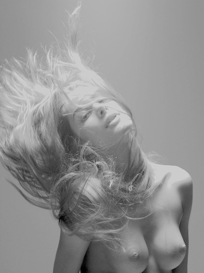 Бруклин Деккер голая попа