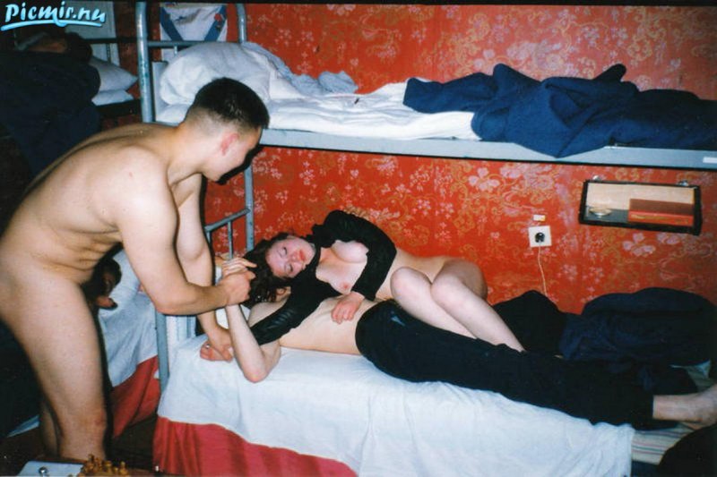 Раздели пьяную девушку