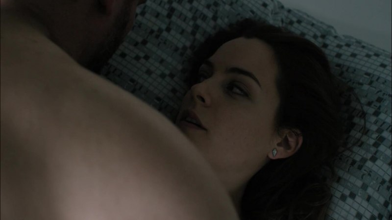 Райли Кио грудь